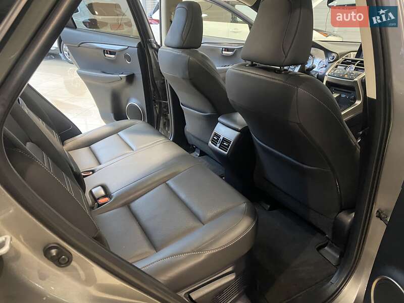 Внедорожник / Кроссовер Lexus NX 2015 в Одессе