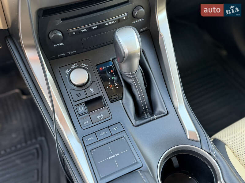 Внедорожник / Кроссовер Lexus NX 2016 в Киеве