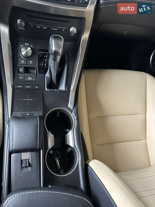 Внедорожник / Кроссовер Lexus NX 2019 в Александрие