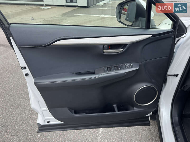 Внедорожник / Кроссовер Lexus NX 2015 в Киеве