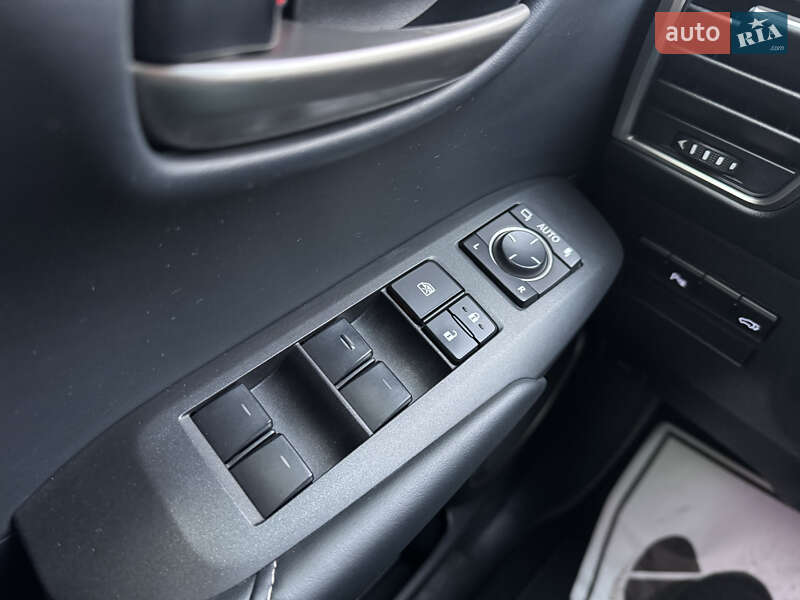 Внедорожник / Кроссовер Lexus NX 2015 в Киеве