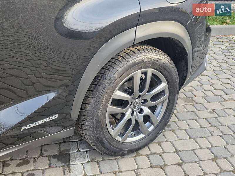 Позашляховик / Кросовер Lexus NX 2018 в Івано-Франківську