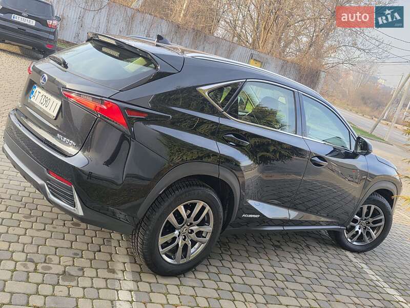 Позашляховик / Кросовер Lexus NX 2018 в Івано-Франківську