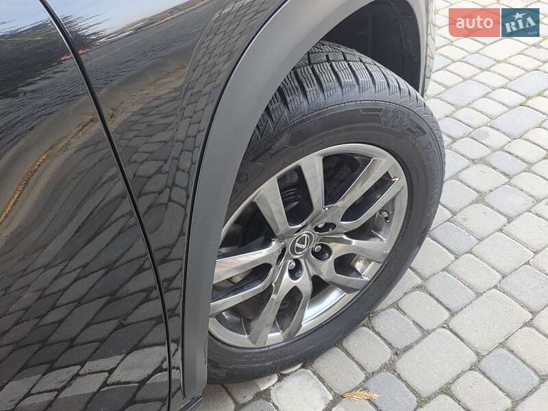 Позашляховик / Кросовер Lexus NX 2018 в Івано-Франківську