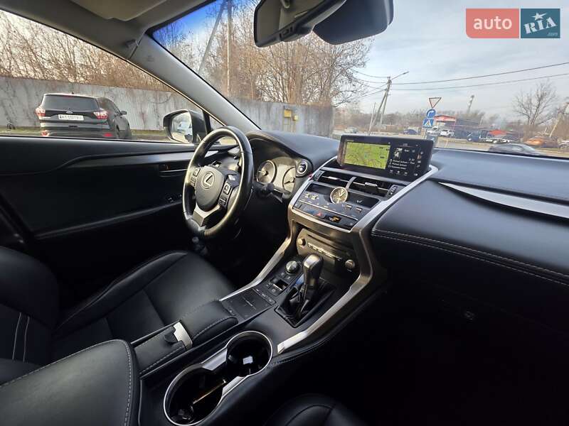 Позашляховик / Кросовер Lexus NX 2018 в Івано-Франківську