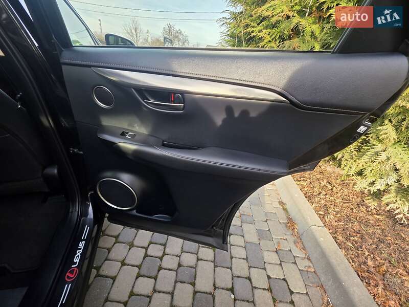 Позашляховик / Кросовер Lexus NX 2018 в Івано-Франківську