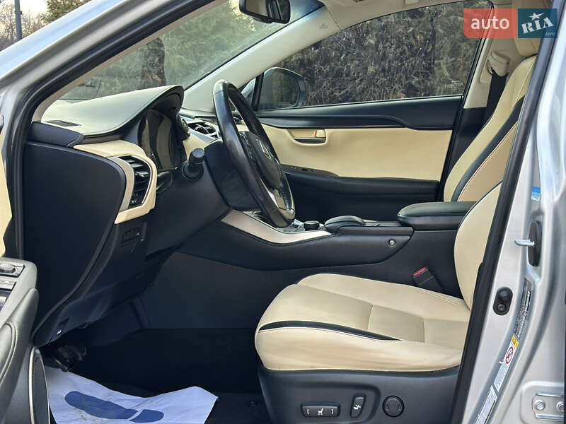 Внедорожник / Кроссовер Lexus NX 2015 в Дрогобыче