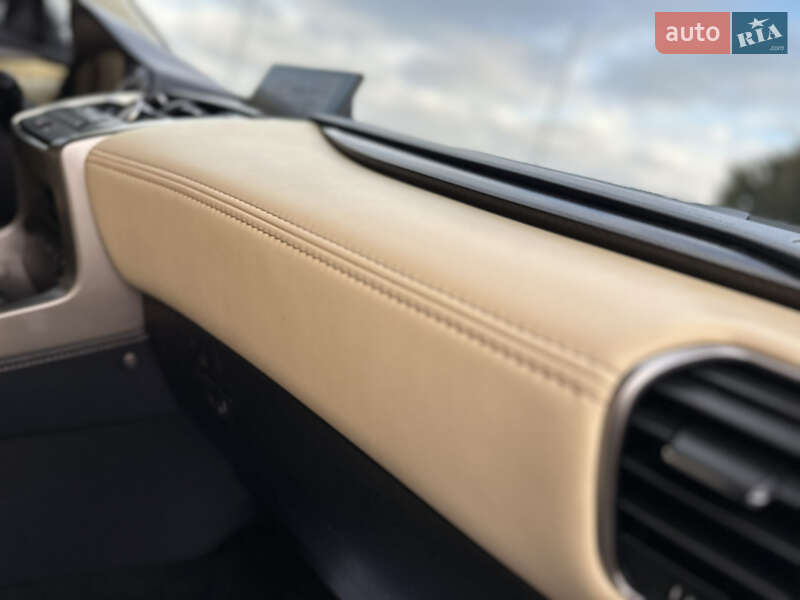 Внедорожник / Кроссовер Lexus NX 2015 в Дрогобыче