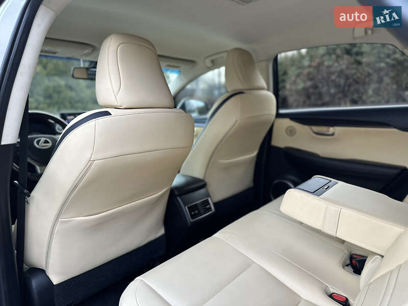 Внедорожник / Кроссовер Lexus NX 2015 в Дрогобыче