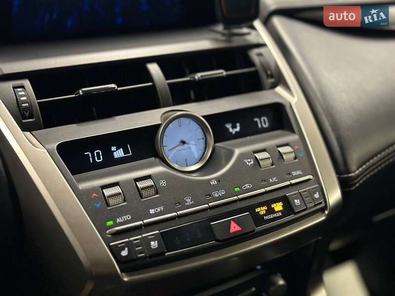 Внедорожник / Кроссовер Lexus NX 2018 в Львове