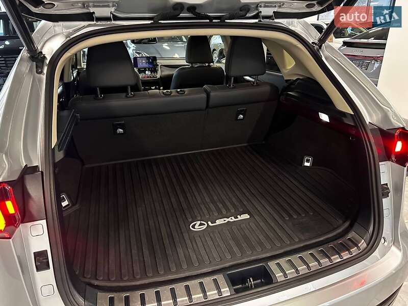 Внедорожник / Кроссовер Lexus NX 2018 в Львове