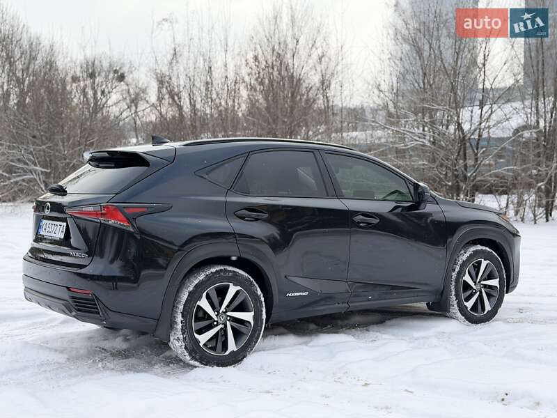 Внедорожник / Кроссовер Lexus NX 2017 в Киеве