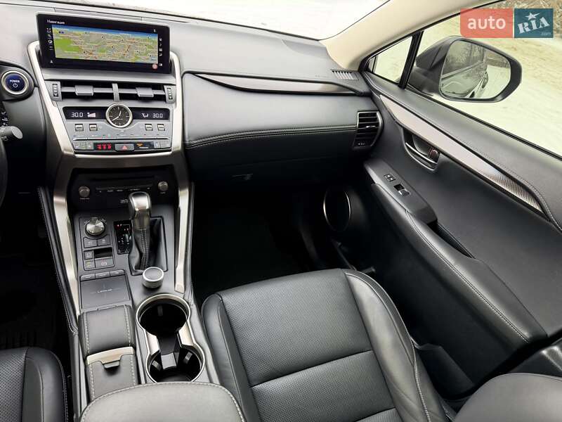 Внедорожник / Кроссовер Lexus NX 2017 в Киеве