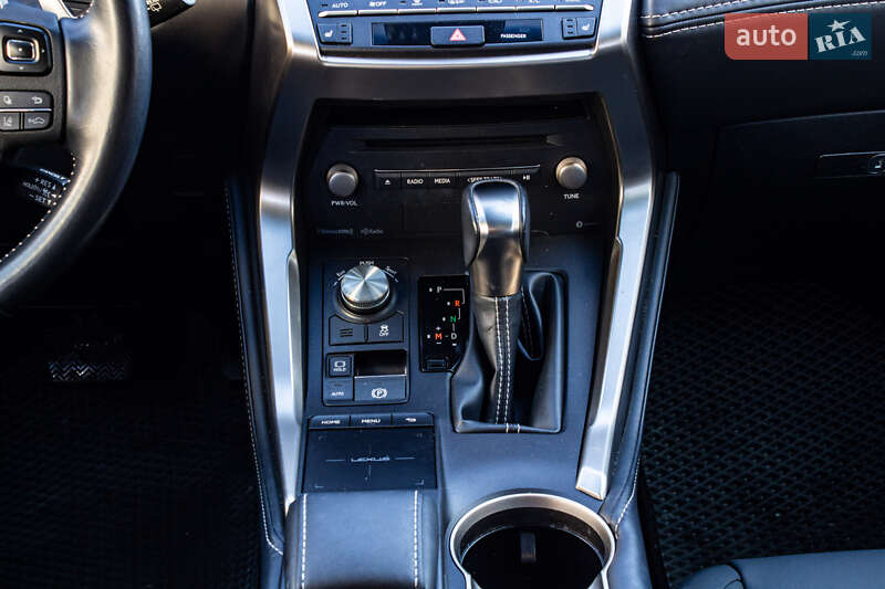 Внедорожник / Кроссовер Lexus NX 2018 в Львове