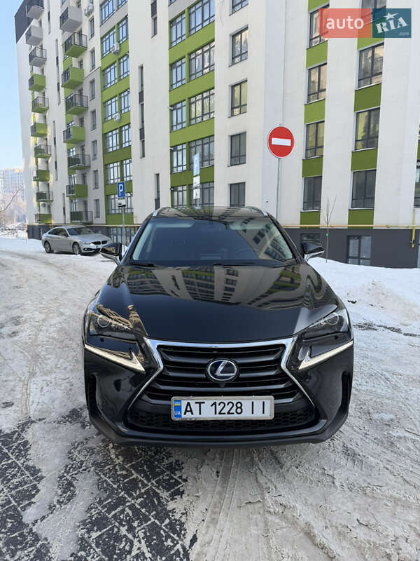 Позашляховик / Кросовер Lexus NX 2016 в Івано-Франківську