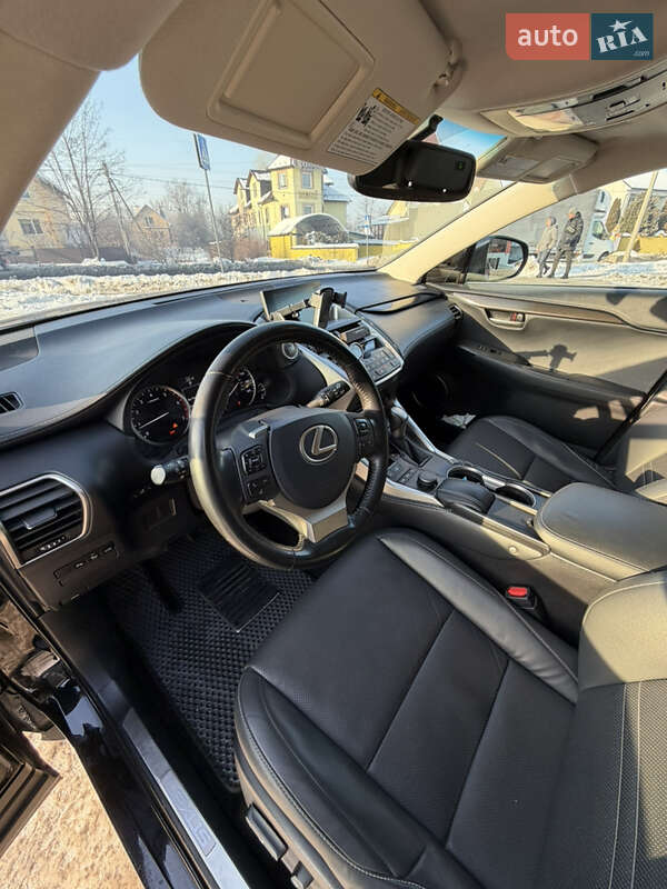 Позашляховик / Кросовер Lexus NX 2016 в Івано-Франківську