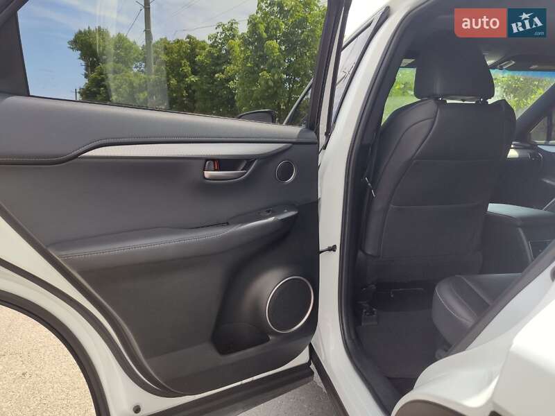 Внедорожник / Кроссовер Lexus NX 2016 в Одессе