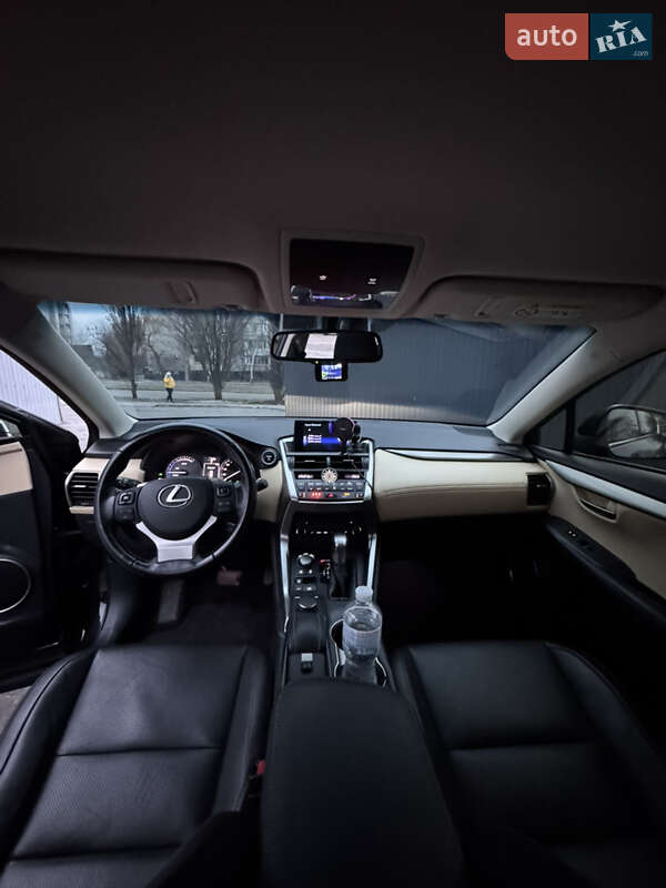 Позашляховик / Кросовер Lexus NX 2015 в Запоріжжі