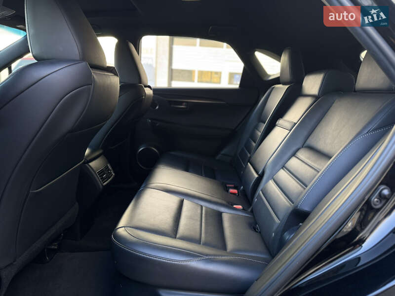 Внедорожник / Кроссовер Lexus NX 2017 в Луцке