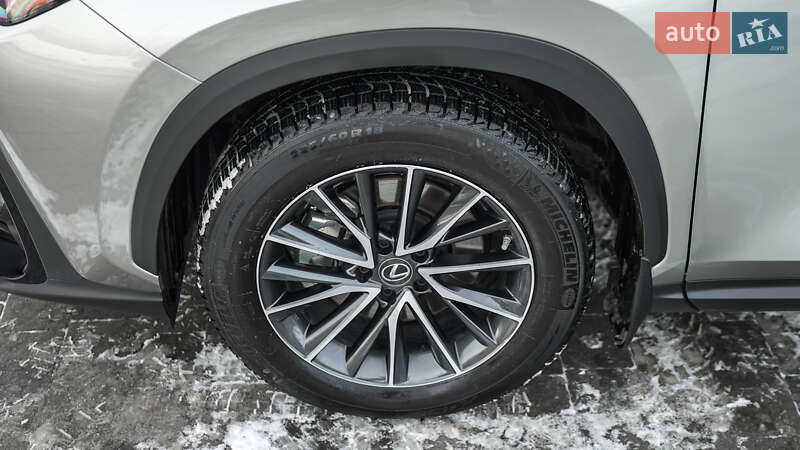 Позашляховик / Кросовер Lexus NX 2023 в Львові