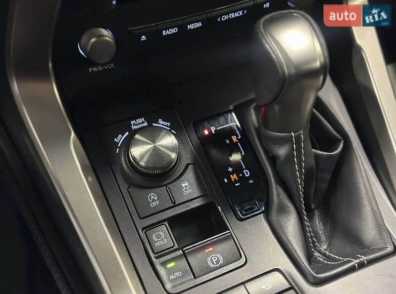 Позашляховик / Кросовер Lexus NX 2019 в Ужгороді