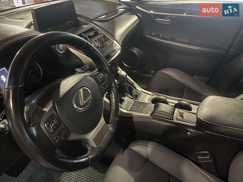 Позашляховик / Кросовер Lexus NX 2019 в Ужгороді