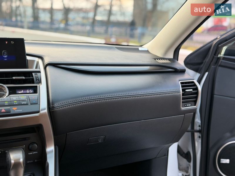 Внедорожник / Кроссовер Lexus NX 2016 в Одессе