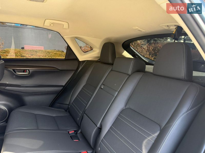 Позашляховик / Кросовер Lexus NX 2015 в Дніпрі