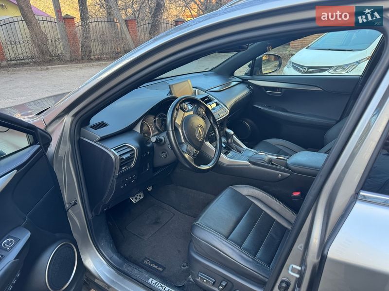 Позашляховик / Кросовер Lexus NX 2016 в Львові