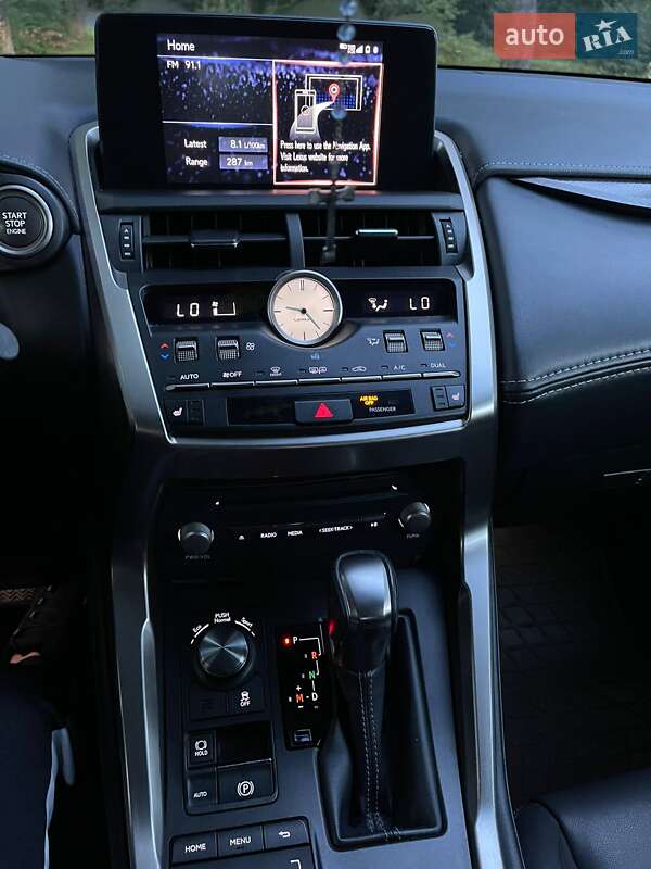 Внедорожник / Кроссовер Lexus NX 2017 в Львове