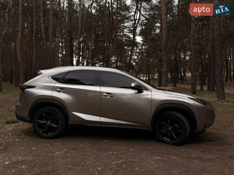 Позашляховик / Кросовер Lexus NX 2017 в Кам'янському
