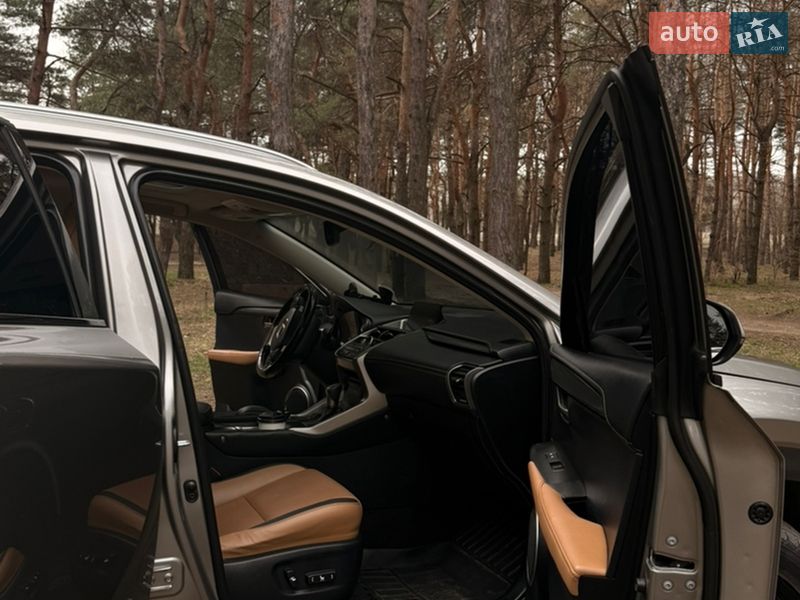 Позашляховик / Кросовер Lexus NX 2017 в Кам'янському