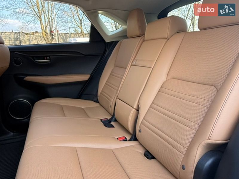 Внедорожник / Кроссовер Lexus NX 2016 в Ивано-Франковске