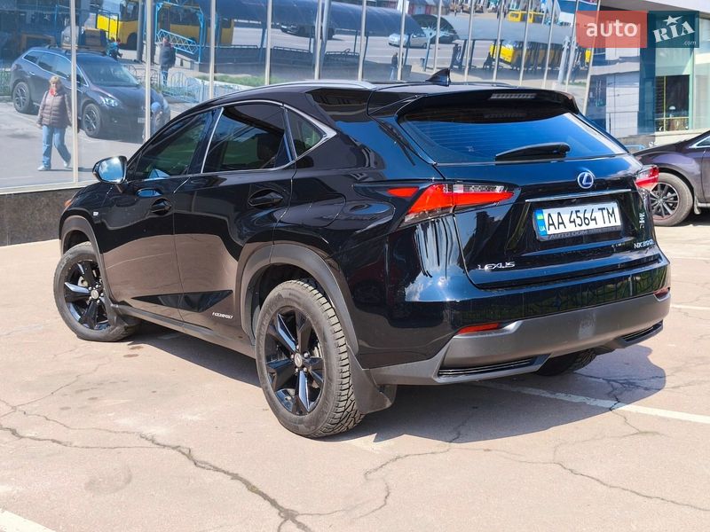Позашляховик / Кросовер Lexus NX 2016 в Києві