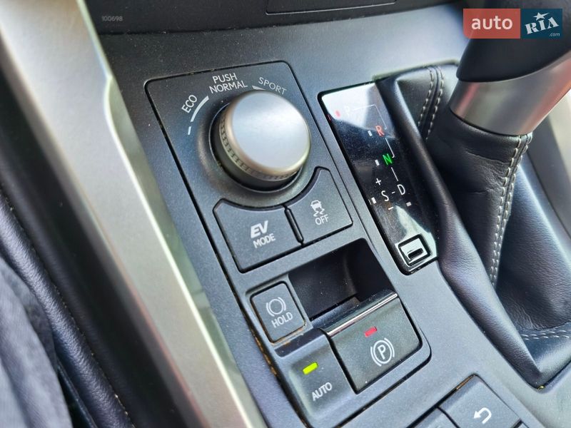 Позашляховик / Кросовер Lexus NX 2016 в Києві