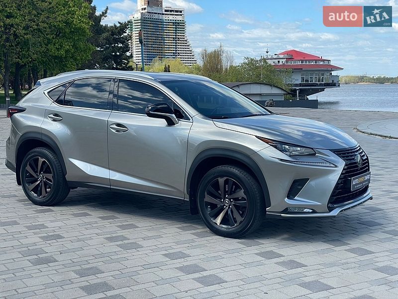Lexus NX 2021