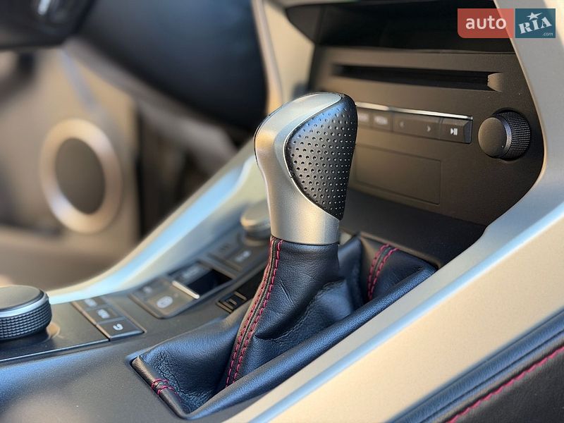 Внедорожник / Кроссовер Lexus NX 2016 в Днепре