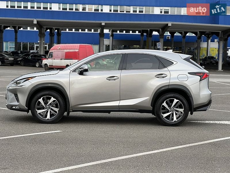 Внедорожник / Кроссовер Lexus NX 2017 в Киеве