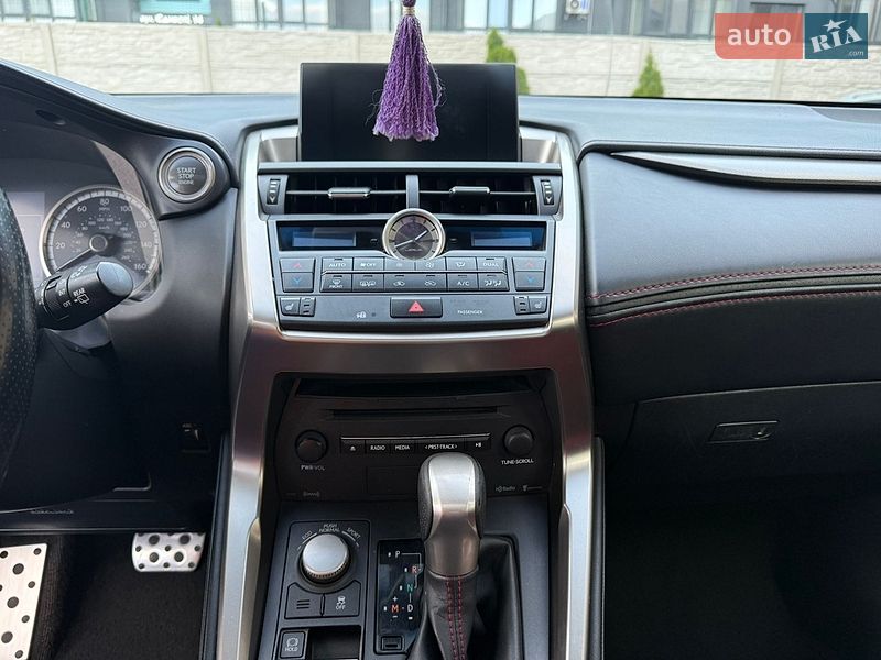Внедорожник / Кроссовер Lexus NX 2016 в Ровно