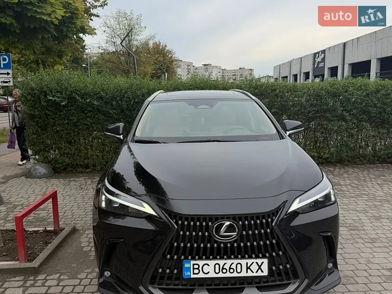 Lexus NX 2023