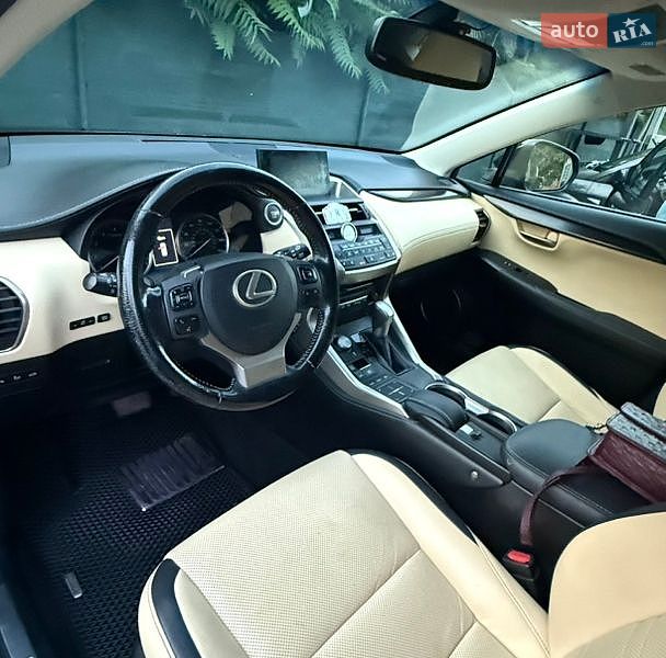 Внедорожник / Кроссовер Lexus NX 2015 в Луцке
