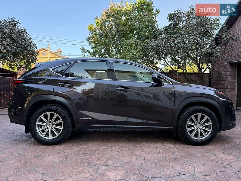 Позашляховик / Кросовер Lexus NX 2015 в Києві