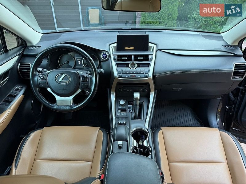 Позашляховик / Кросовер Lexus NX 2015 в Києві