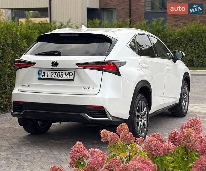 Позашляховик / Кросовер Lexus NX 2017 в Києві