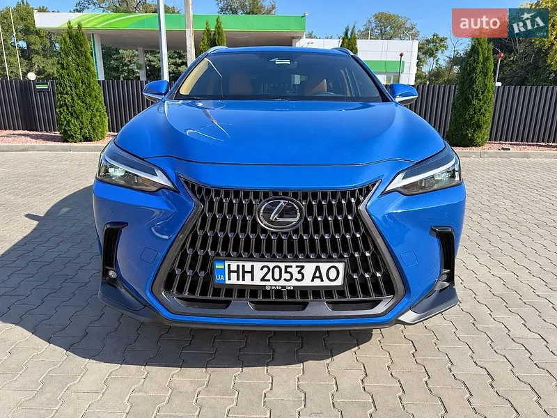 Lexus NX 2025