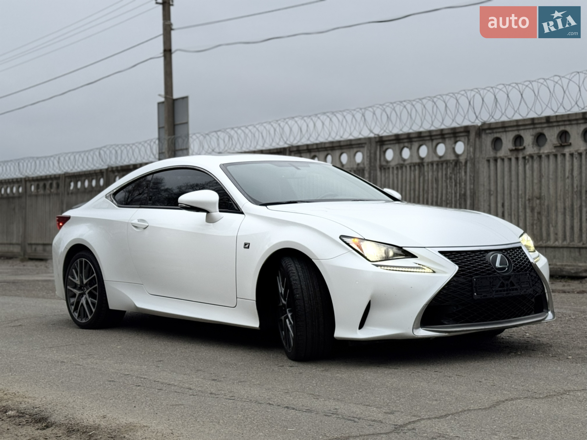 2017 Lexus RC - мініатюра 3