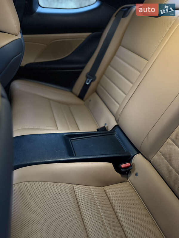 Купе Lexus RC 2017 в Киеве фото 10 Купе Lexus RC 2017 в Киеве