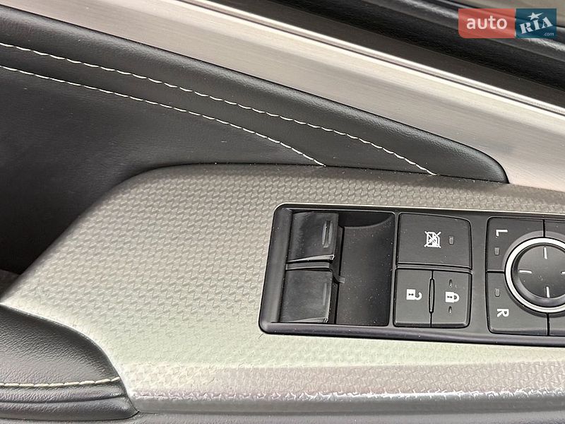 Купе Lexus RC 2016 в Львові