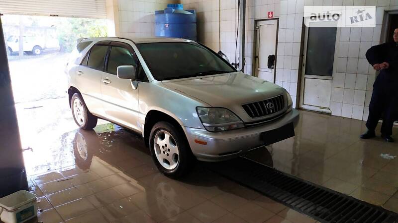 Внедорожник / Кроссовер Lexus RX 2001 в Одессе