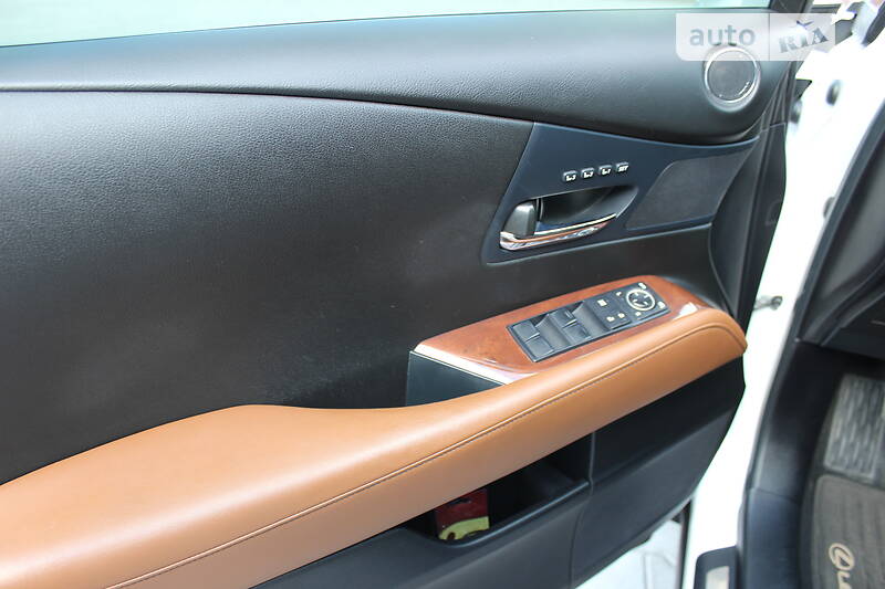 Седан Lexus RX 2015 в Виннице